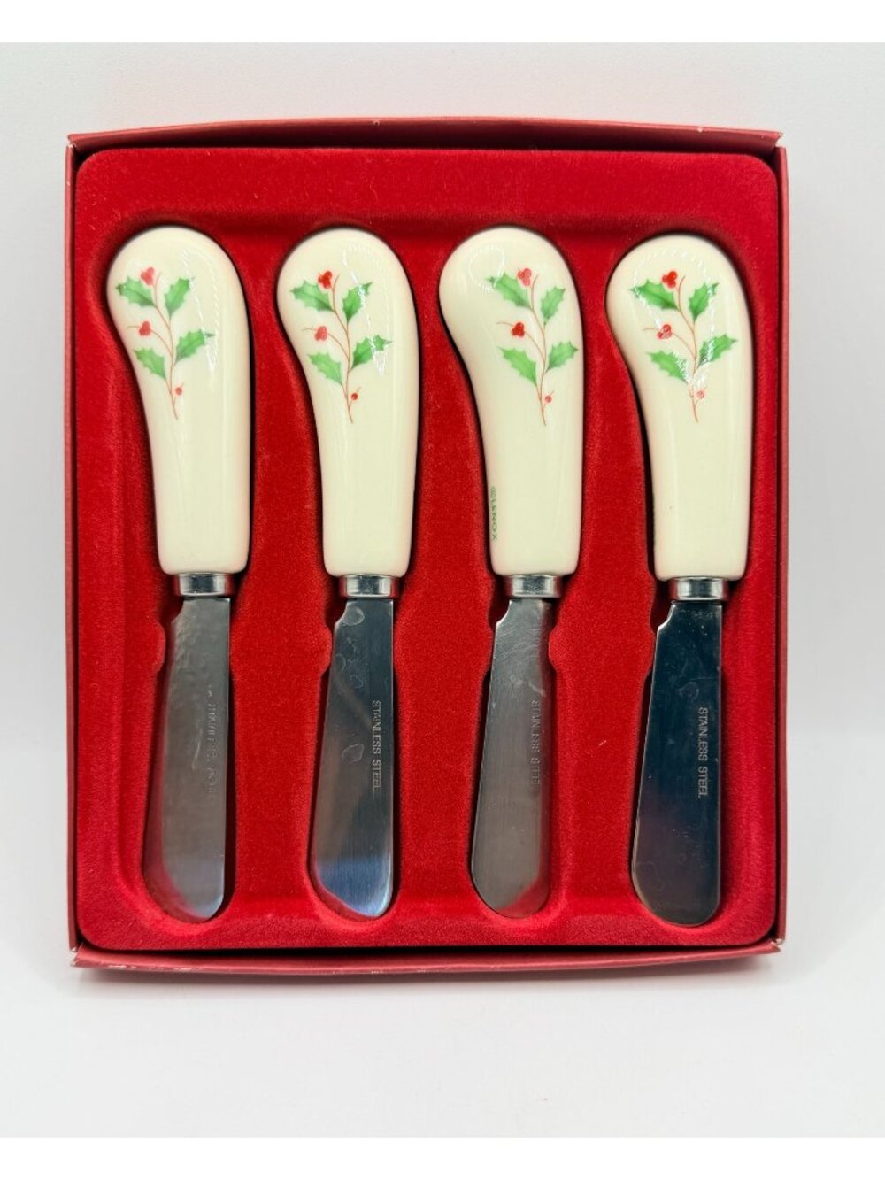 Set of 4 Lenox Ceramic Holly Holiday Cheese Butter Spreaders